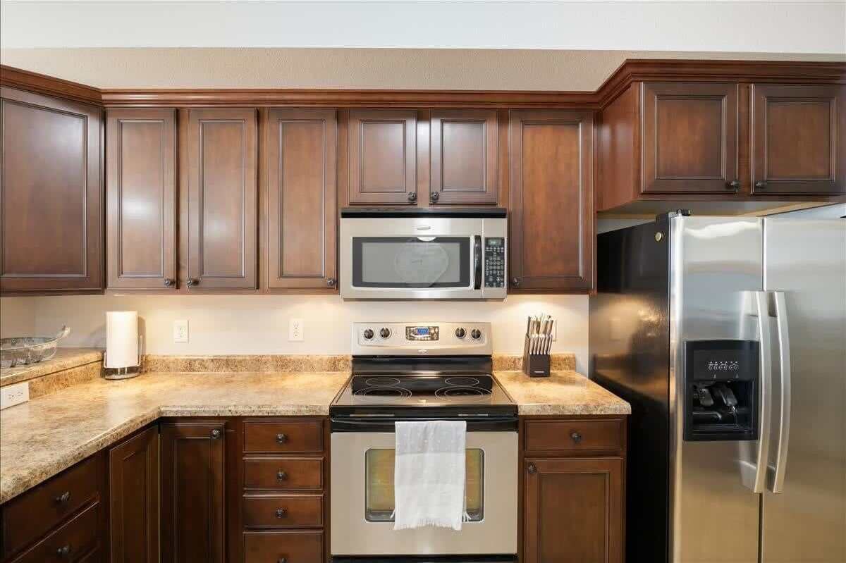 ثلاجة، ميكروويف، فرن، موقد طهي مسطح