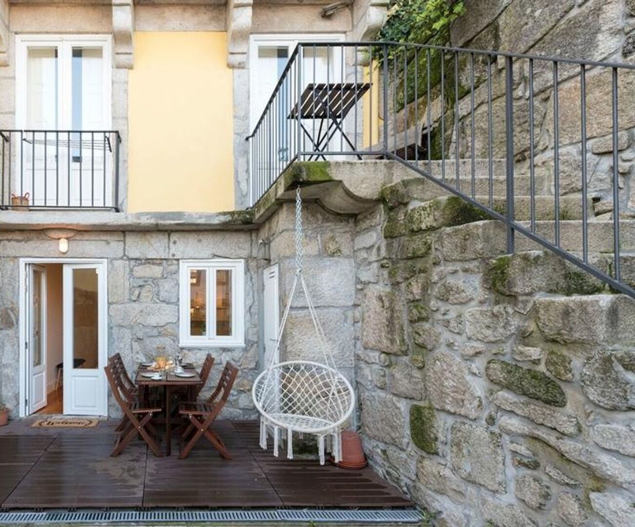 屋外ダイニングエリア