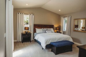 3 bedrooms, iron/ironing board, free WiFi, bed sheets - Coastal Cul-De-Sac, Centrally Located Monterey Peninsula Home (Del Rey Oaks)