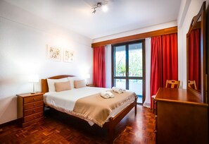3 chambres, fer et planche à repasser, Wi-Fi gratuit, draps fournis