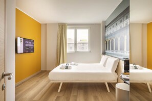 In-room safe, iron/ironing board, free WiFi, bed sheets - B&B Hotel Roma Fiumicino Aeroporto Fiera 2 (Fiumicino)