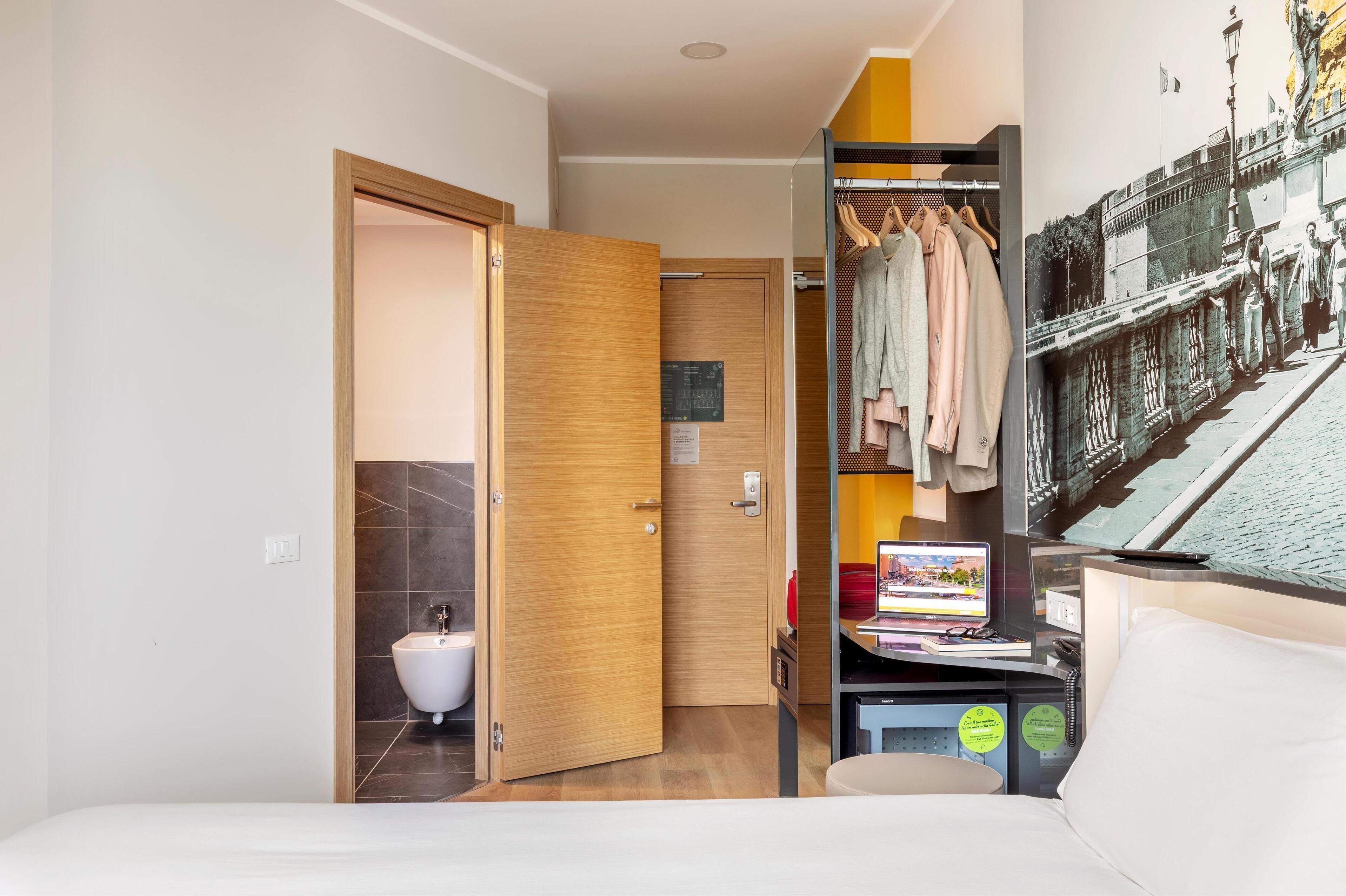 standard double room, non smoking | 1 bedroom, in-room safe, iron/ironing board, free wifi