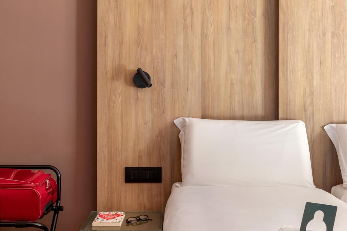 1 bedroom, down duvets, in-room safe, desk