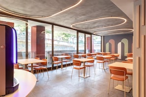 Daily buffet breakfast (EUR 9.5 per person)