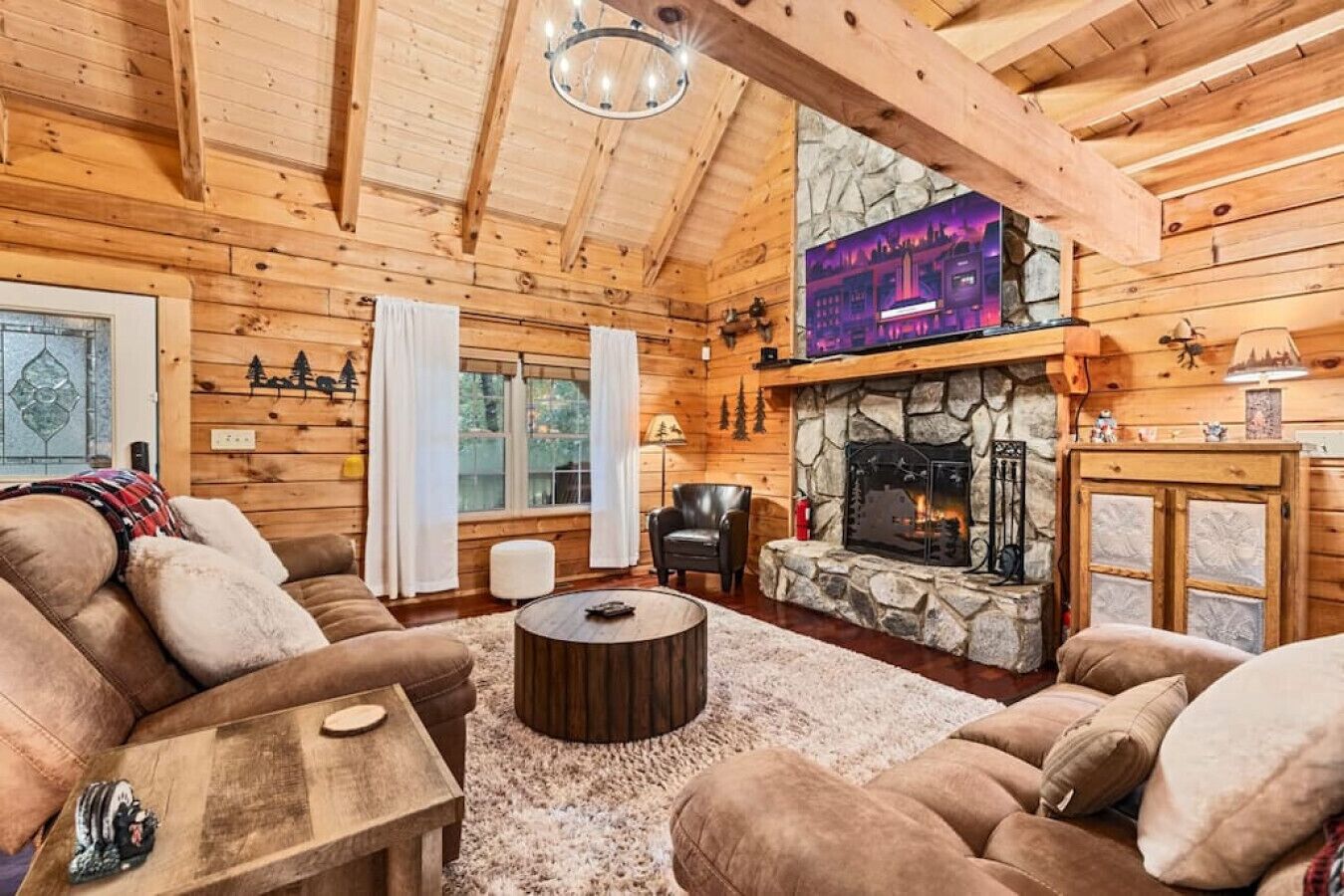 The Toasty Marshmallow- Gameroom-Firepit-HotTub!