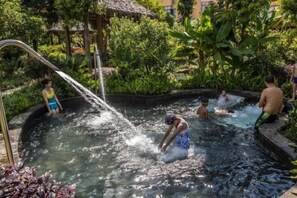 Pool - Longling Hotel (Longling)