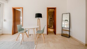 Appartement Signature, 1 grand lit, non-fumeur | Salle à manger