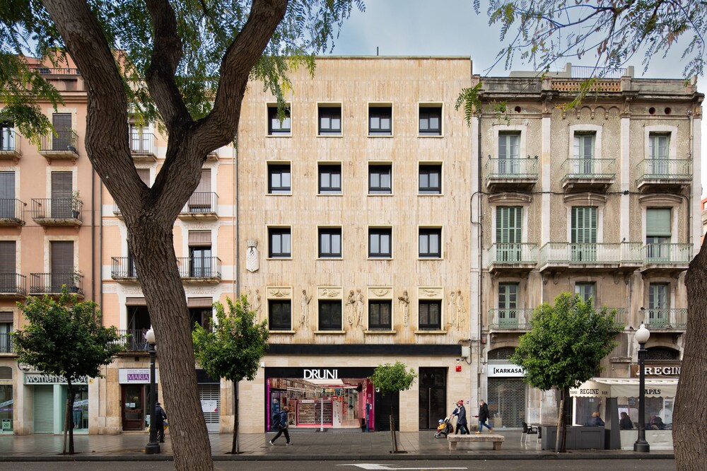 Apartaments Rambla 68