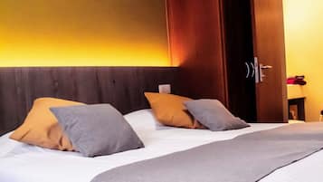 Double Room | Hypo-allergenic bedding, pillowtop beds, in-room safe, desk