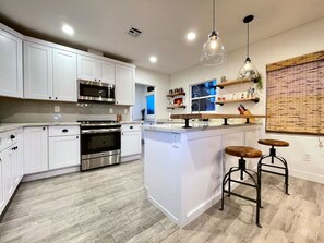 Fridge, microwave, oven, stovetop - *Close to Hospitals*Secure Yard*Midtown*Driveway Parking* (Sacramento)