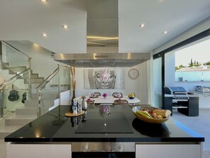 Dining - Casa Mar - Luxury Townhouse, 4BR, Pool, View, BBQ (Fuengirola)