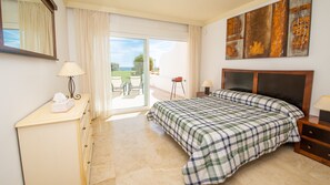 2 bedrooms, iron/ironing board, free WiFi, bed sheets - Sinfonia del Mar 4 a (Casares)