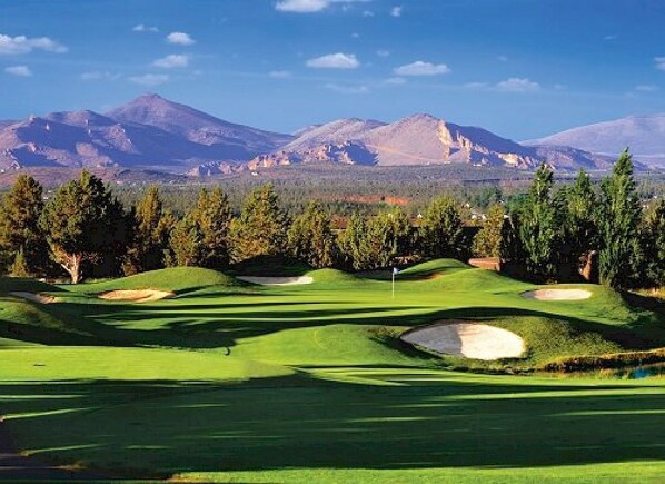 Golf - Eagle Crest!! Lots of Amenities!! (Add Nights 5, 6 &7 only $50 each) (Redmond)