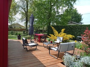 تناول الطعام بالخارج