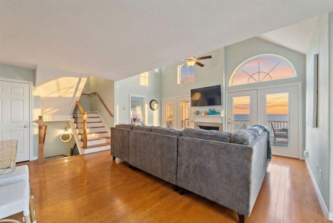 Smart TV, table football, ping pong, books