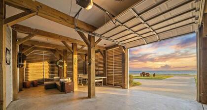 Spacious Bayfront Home w/ Gorgeous Views and Deck