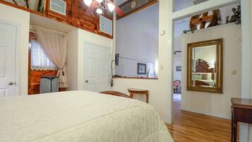 Kamar | Didekorasi berbeda-beda dan dilengkapi dengan perabotan berbeda-beda