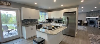 Inland Waterways Retreat! On Cheboygan River, inside Strawberry Island Canal!