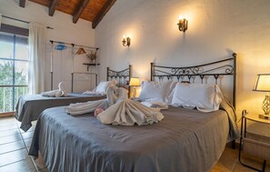 3 bedrooms, travel crib, free WiFi, bed sheets