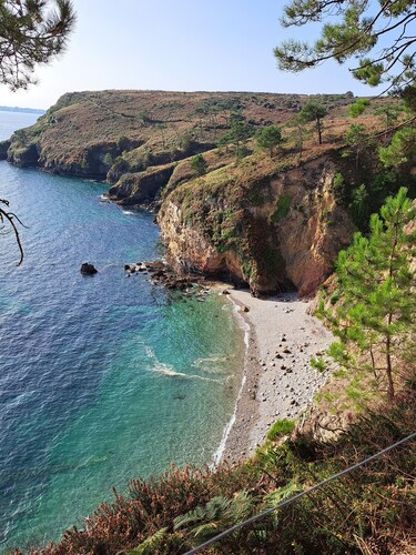 Family vacation home by the sea, small pets welcome