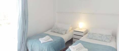 2 bedrooms, iron/ironing board, WiFi, bed sheets