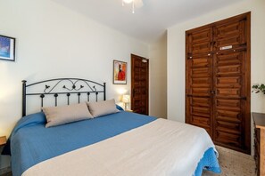 2 chambres, fer et planche Ă repasser, Wi-Fi, draps fournis