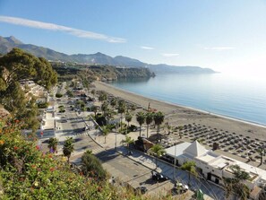 Una spiaggia nelle vicinanze