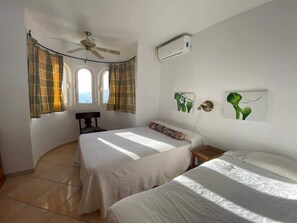 3 slaapkamers, een strijkplank/strijkijzer, wifi, beddengoed