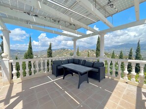 Outdoor dining - SHR018 Villa El Castillo (Torrox)