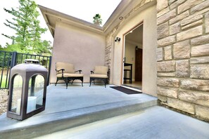 Terrace/patio - Luxury Suite "A" (Redlands)