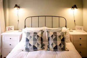 2 slaapkamers, een strijkplank/strijkijzer, reisbedje, gratis wifi