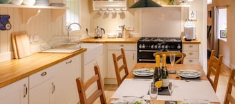 Kirk Wynd Cottage - Classic Charm