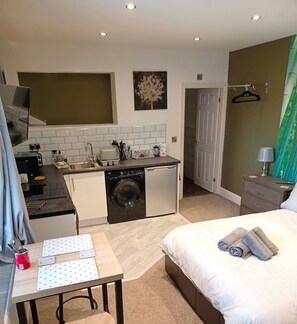 Comfort Apartment, Ensuite | 1 bedroom - Contemporary 1 bed Studio for Comfy Stay in Wigan (Wigan)