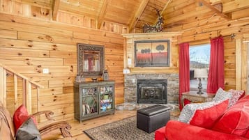 Smart TV, chimenea, reproductor de DVD y futbolito