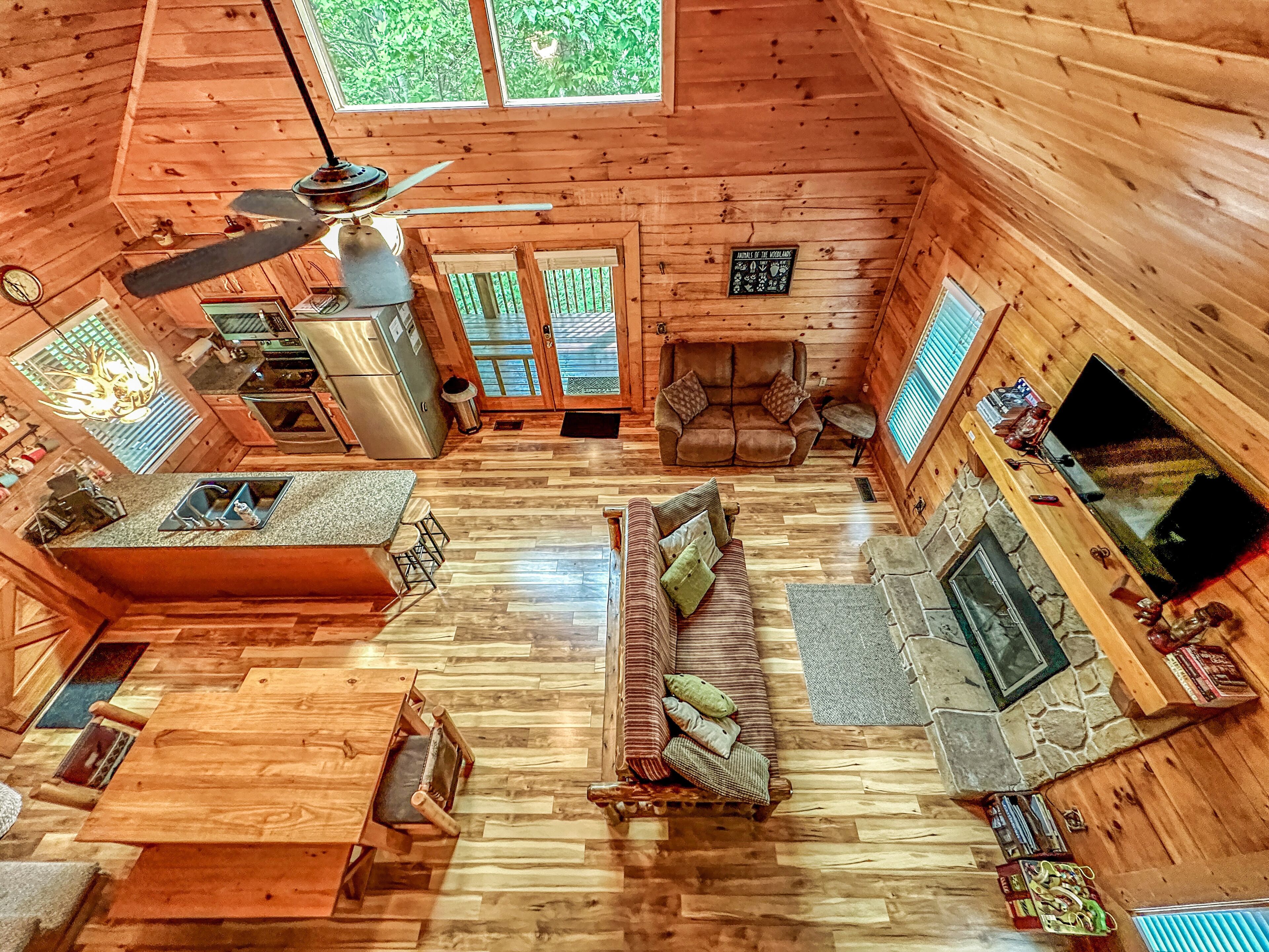 The Adaha Cabin 2br 2bth arcades hot tub Sevierville