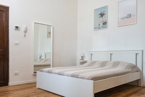 2 Schlafzimmer, Schreibtisch, Bügeleisen/Bügelbrett, kostenloses WLAN