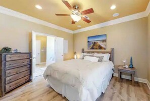 4 Schlafzimmer, Reisekinderbett, kostenloses WLAN, Bettwäsche