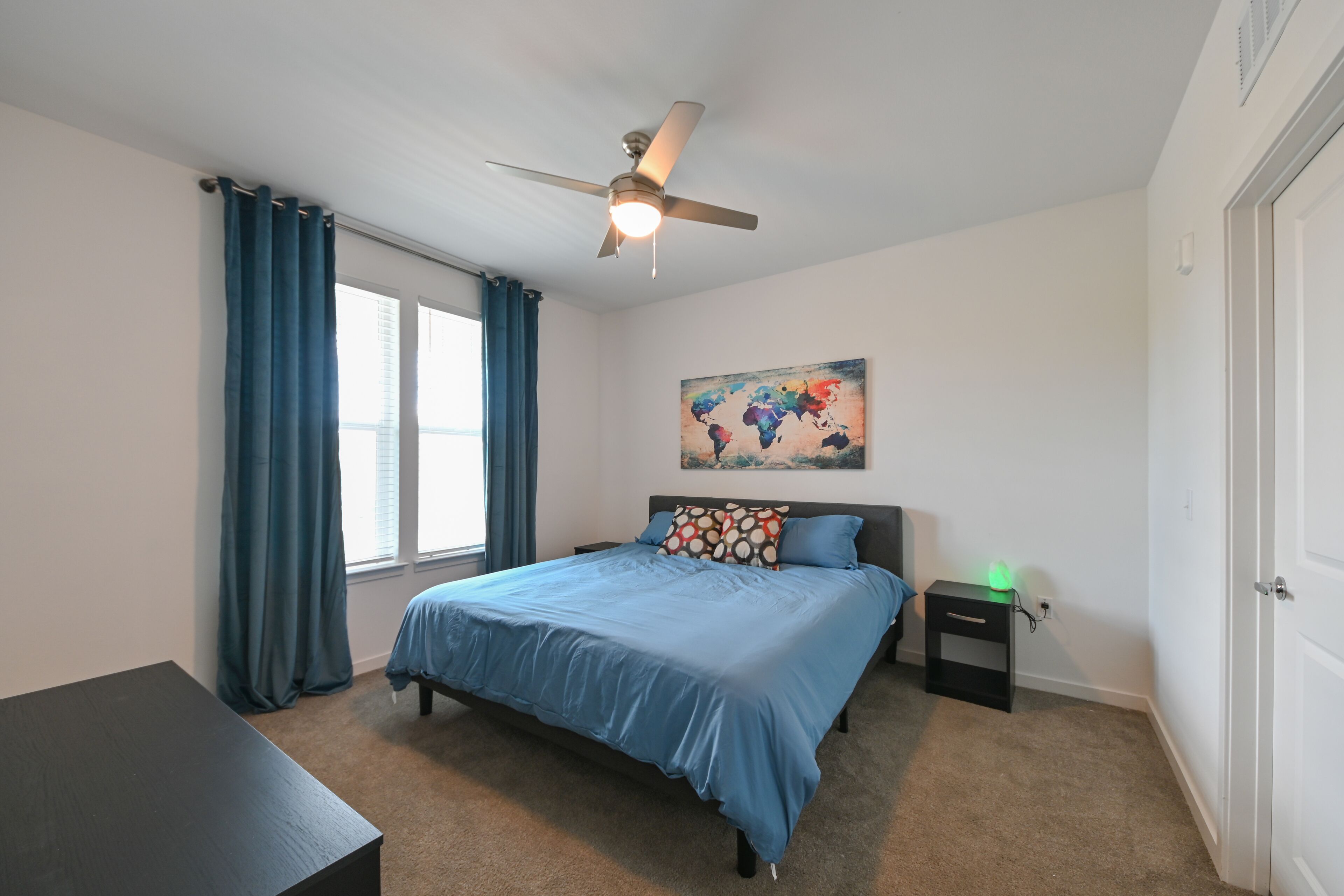 *NEW* Exquisite 1 bed unit w pool 10 min to beach