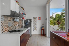 Private kitchen - Golden Zone 1BR King Suite w/ Pool + Walk to Beach (Bucerías)