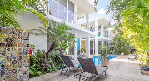 Terrace/patio - Golden Zone 1BR King Suite w/ Pool + Walk to Beach (Bucerías)