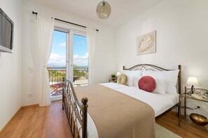 4 chambres, fer et planche à repasser, accès au Wi-Fi (inclus)