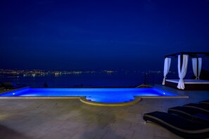 Pool - Luxury Villa Arcade with Pool (Opatija)