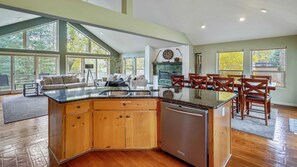 獨棟房屋, 多張床 (Hickory 02) | 私人廚房