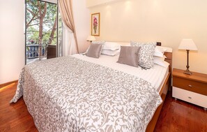 1 bedroom, free WiFi, bed sheets