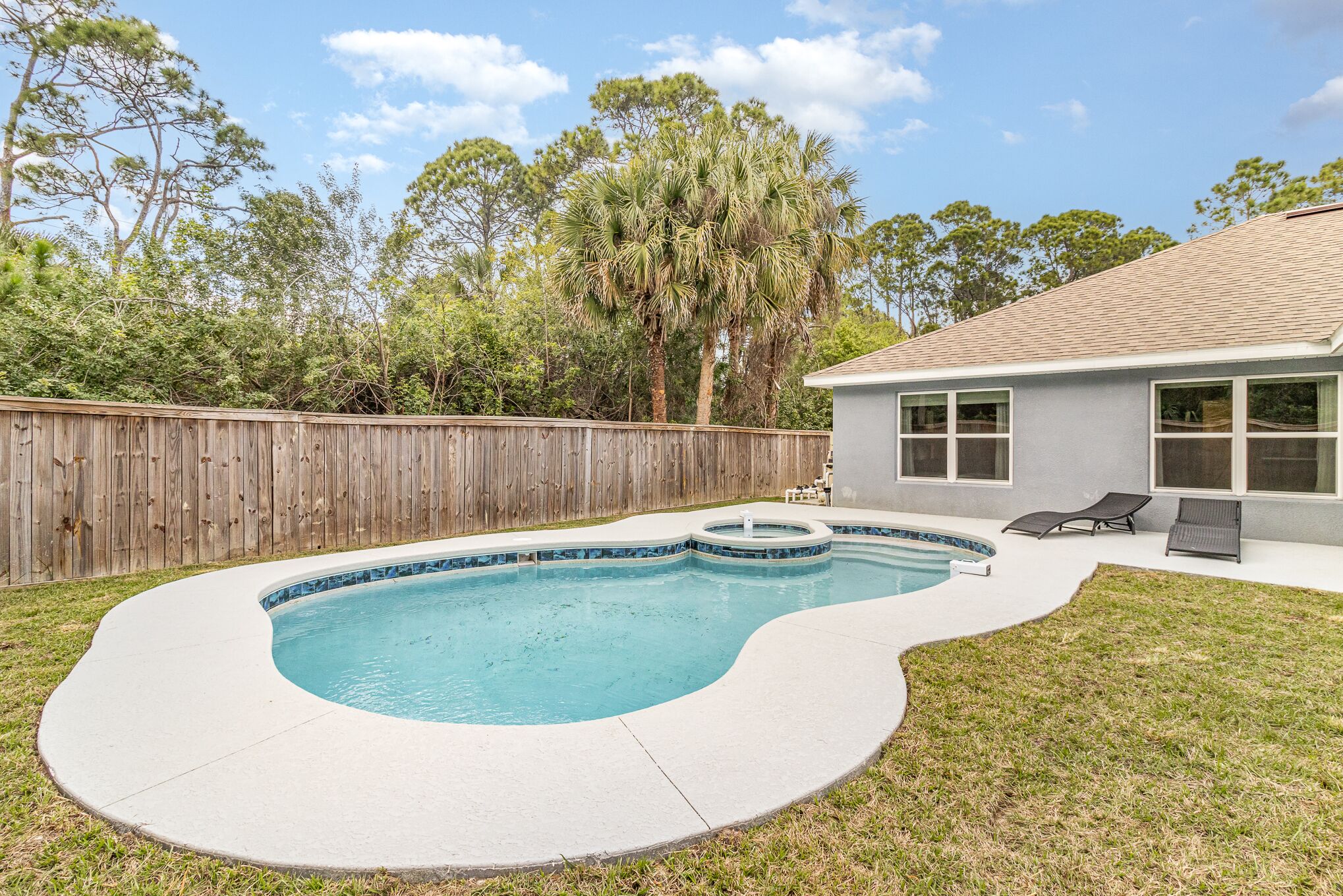 NEW POOL HOME! Aug Discounts! Pets Friendly, King Beds, PS5! Melbourne Beach! 🌴