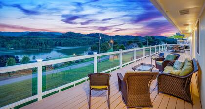 Newly renovated vacation Villa with private pool.