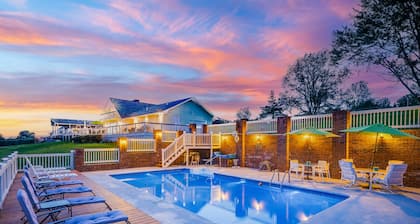 Newly renovated vacation Villa with private pool.