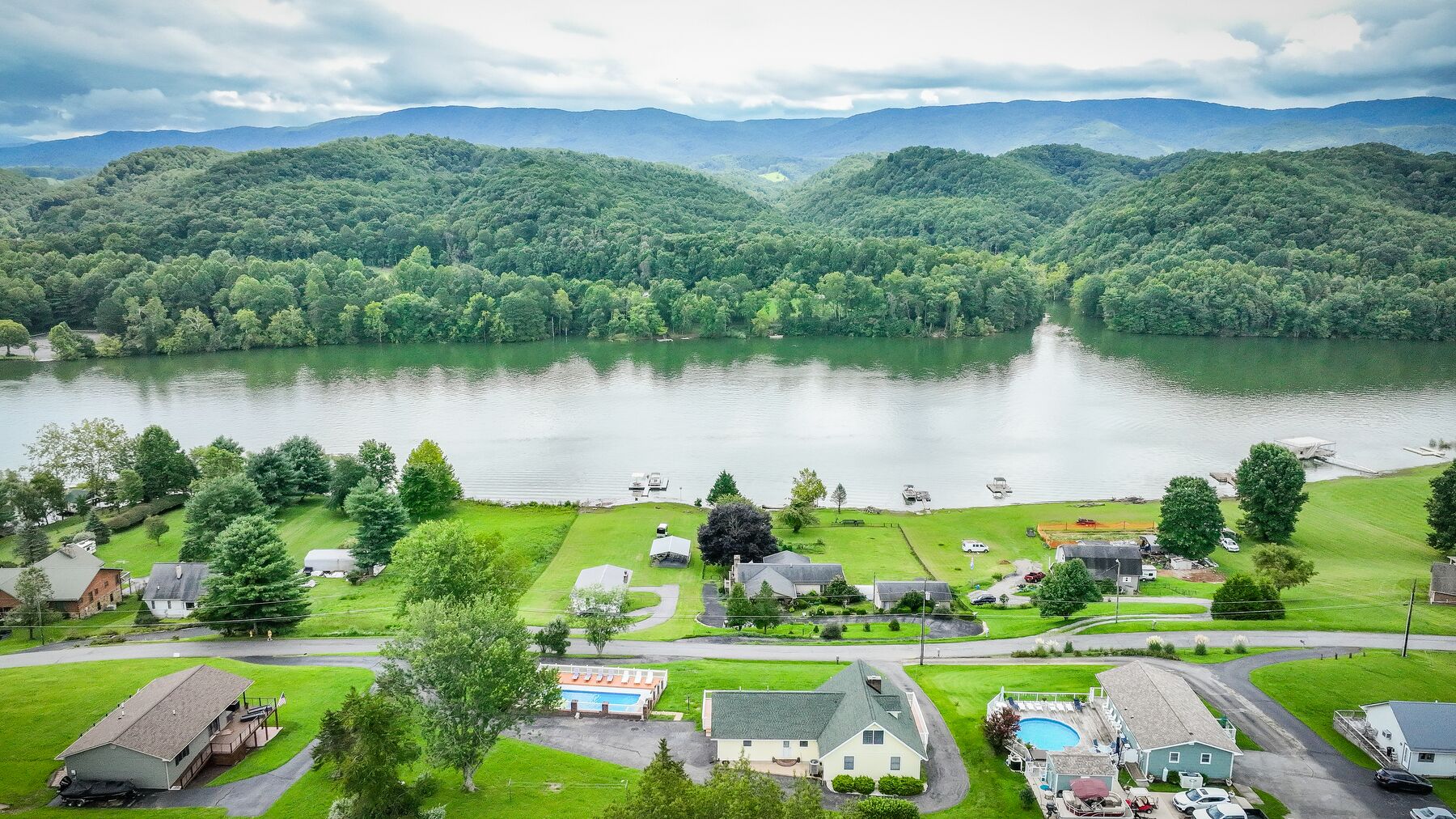 Newly renovated vacation Villa with private pool.