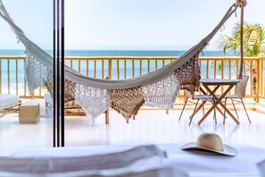 Luxury Room, Sea View | Peralatan tempat tidur premium, tilam berlapik, bar mini 