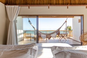 Luxury Room, Sea View | Peralatan tempat tidur premium, tilam berlapik, bar mini 